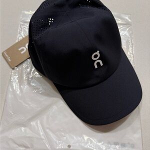 On Running Black Cap